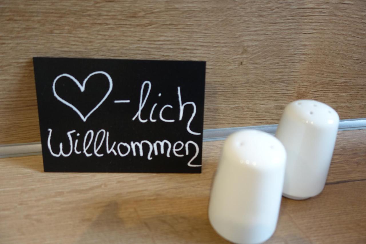 Ferienwohnungen Am Aeppelsberg Volkesfeld Ngoại thất bức ảnh