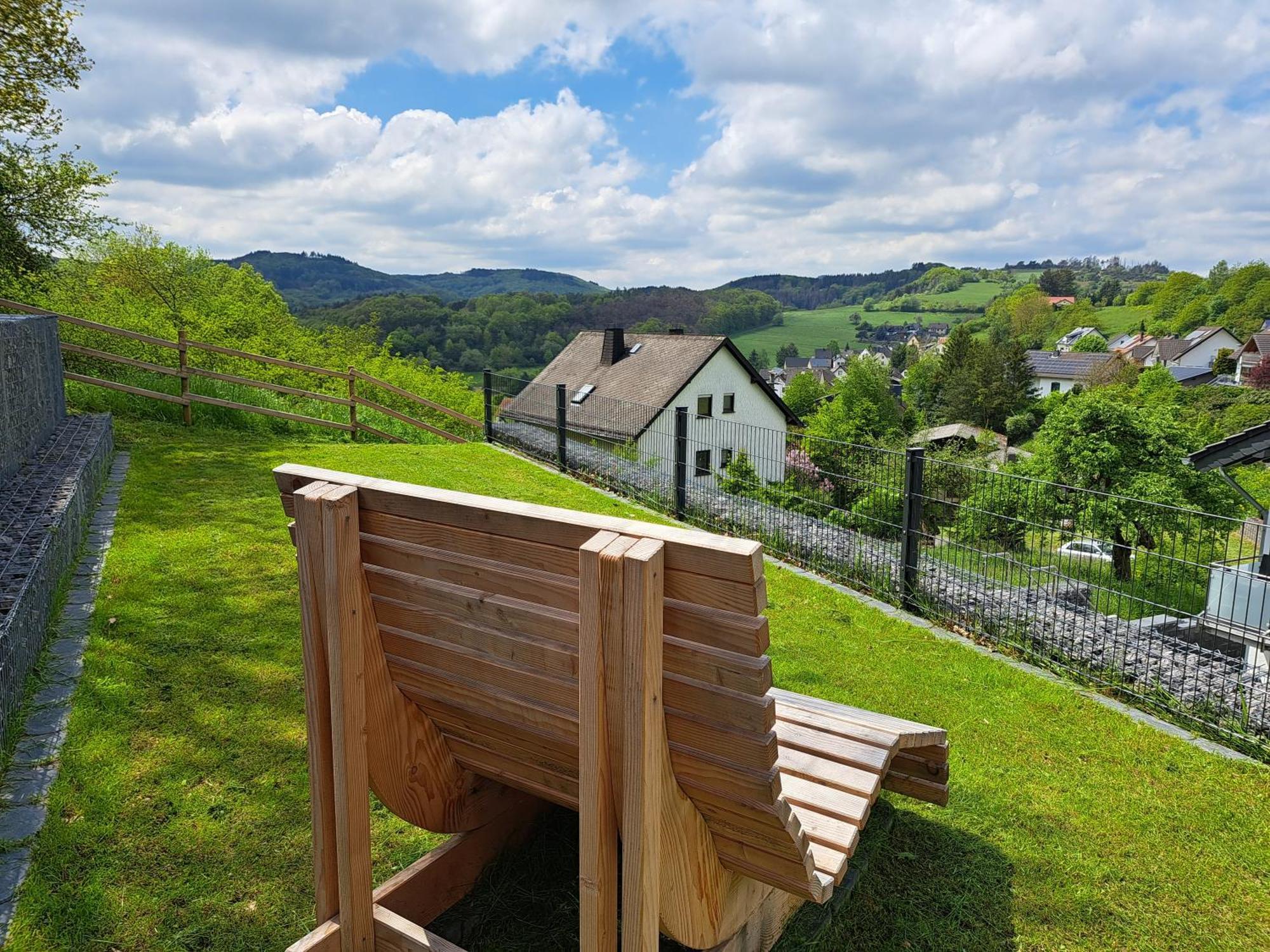 Ferienwohnungen Am Aeppelsberg Volkesfeld Ngoại thất bức ảnh